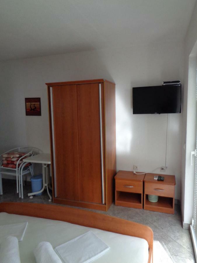 Apartments Radoš Lokva Rogoznica Exterior foto