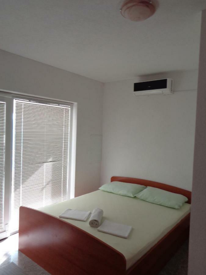 Apartments Radoš Lokva Rogoznica Exterior foto