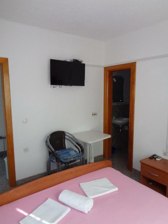 Apartments Radoš Lokva Rogoznica Exterior foto