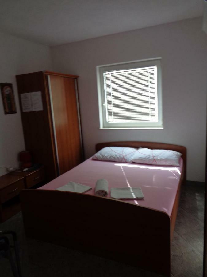 Apartments Radoš Lokva Rogoznica Exterior foto