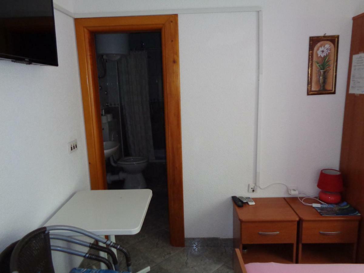 Apartments Radoš Lokva Rogoznica Exterior foto