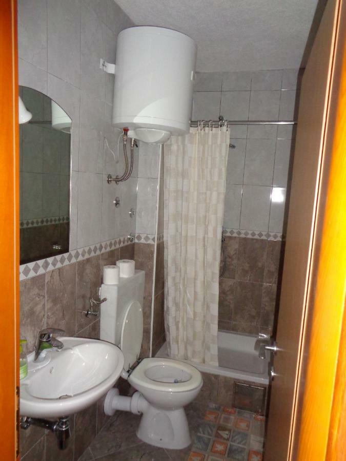 Apartments Radoš Lokva Rogoznica Exterior foto