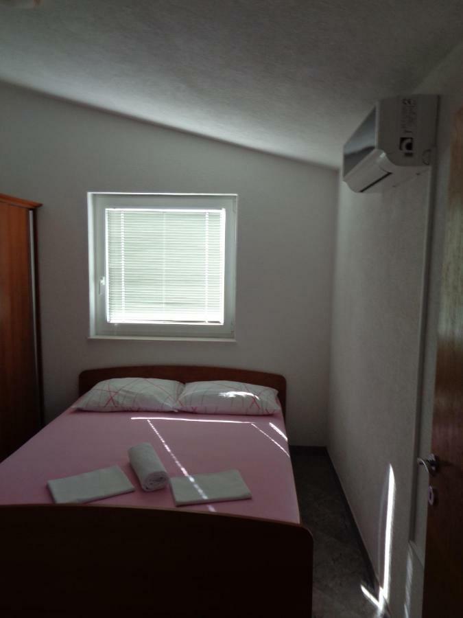 Apartments Radoš Lokva Rogoznica Exterior foto